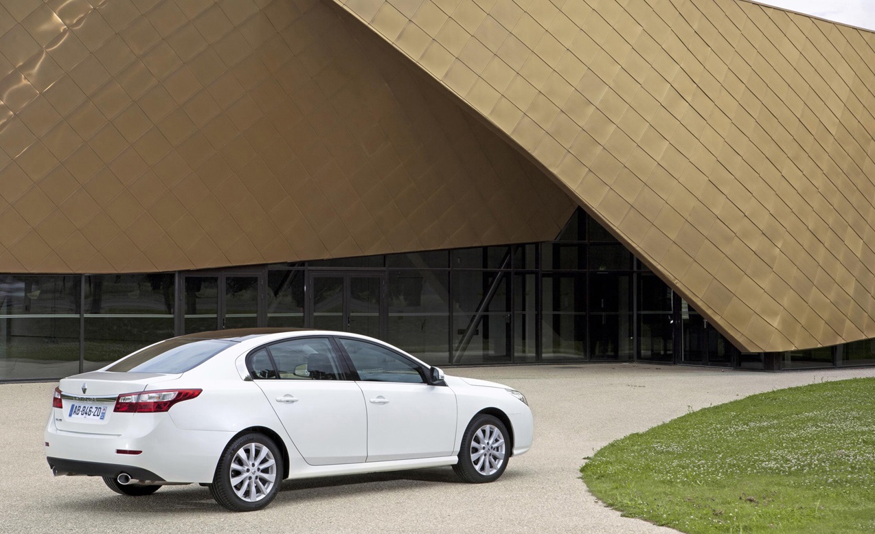 Renault Latitude autoportal.pro 1
