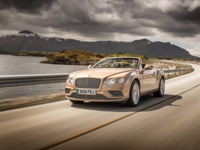 Новый автомобиль Bentley Continental GT проходит обкатку на дорогах